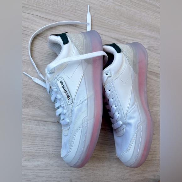 NWOT Reebok Club C Legacy sneakers, size 6 - Picture 3 of 7